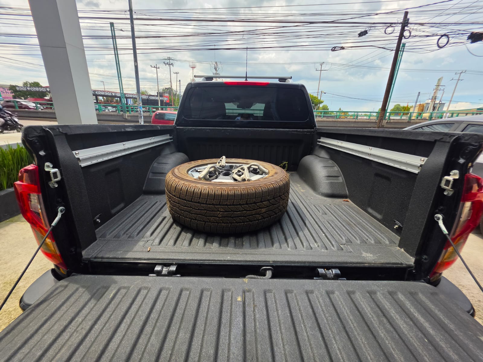 2024 Nissan FRONTIER 4P PLATINUM LE L42.5 AUT