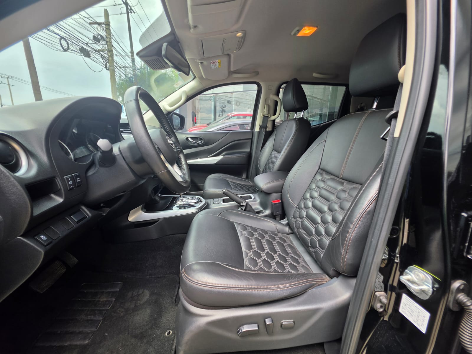 2024 Nissan FRONTIER 4P PLATINUM LE L42.5 AUT